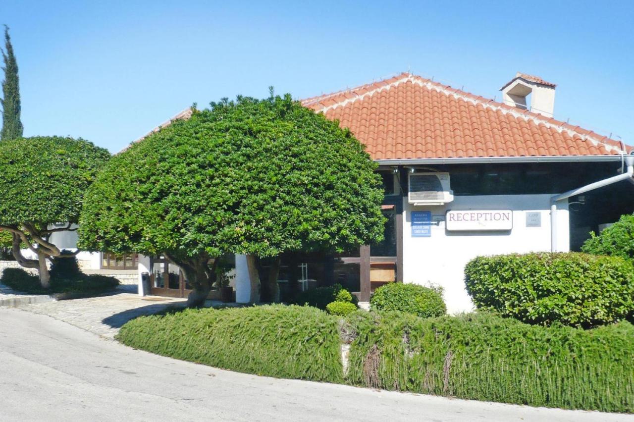 Belvilla Apartments In Holiday Resort Jezera Village, Island Murter Tisno Exterior foto